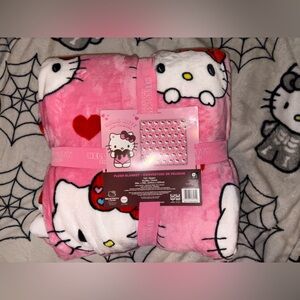 hello kitty valentines blanket
